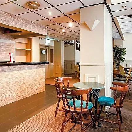 Commercial Hotel 3*
